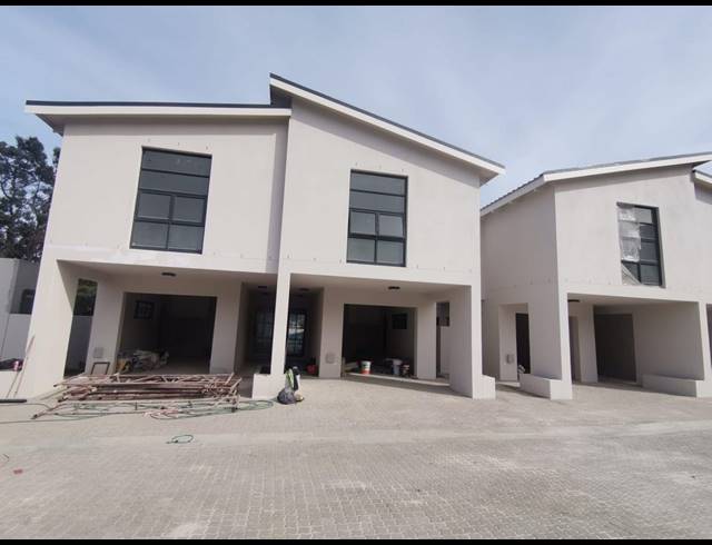 3 BEDROOM TOWNHOUSE TO LET IN RIDGEWORTH